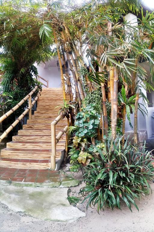 Bamboo Bungalows Resthouse Balabag  Exterior photo