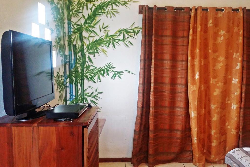 Bamboo Bungalows Resthouse Balabag  Room photo