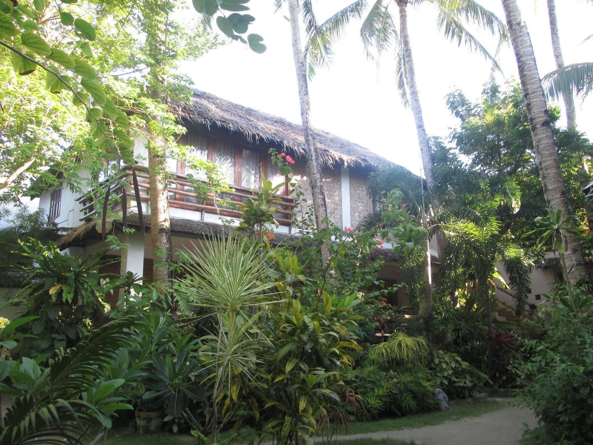 Bamboo Bungalows Resthouse Balabag  Exterior photo