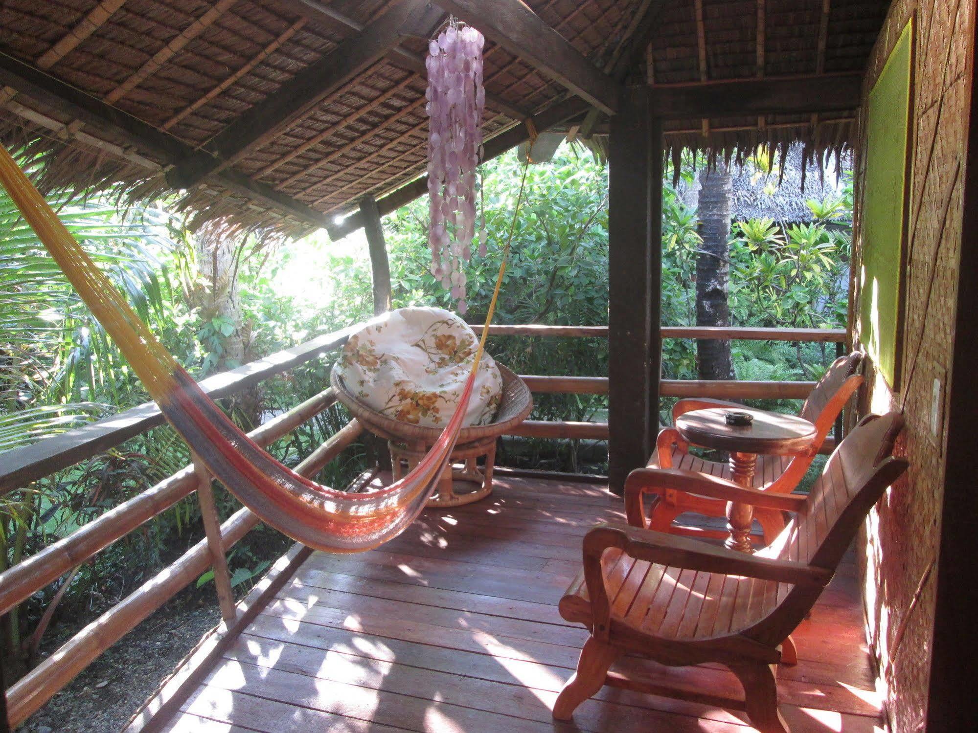 Bamboo Bungalows Resthouse Balabag  Exterior photo