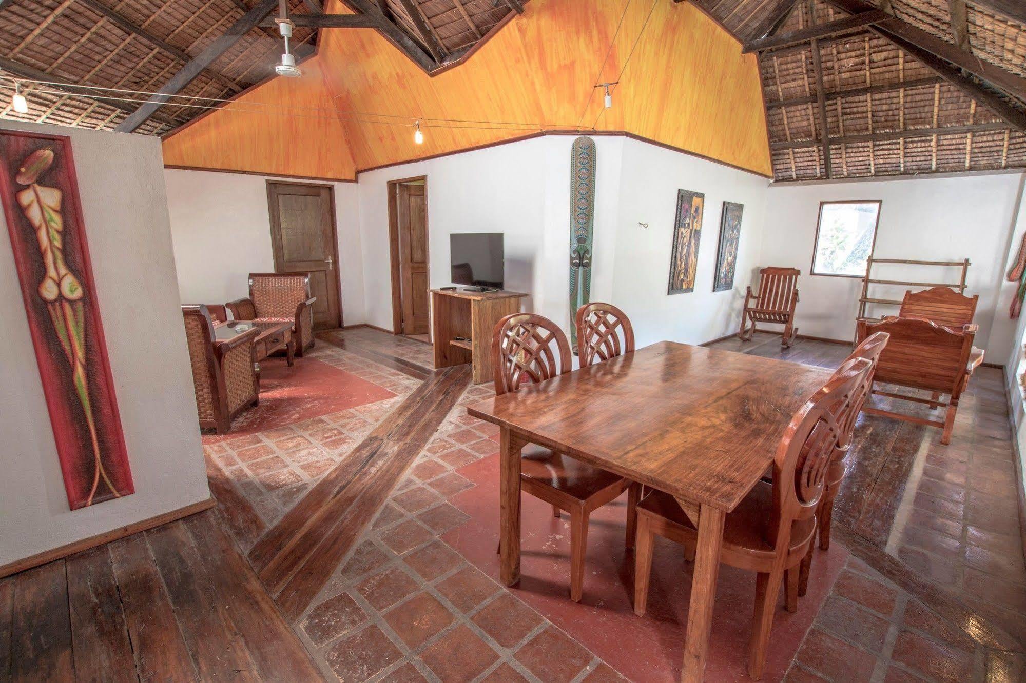 Bamboo Bungalows Resthouse Balabag  Exterior photo